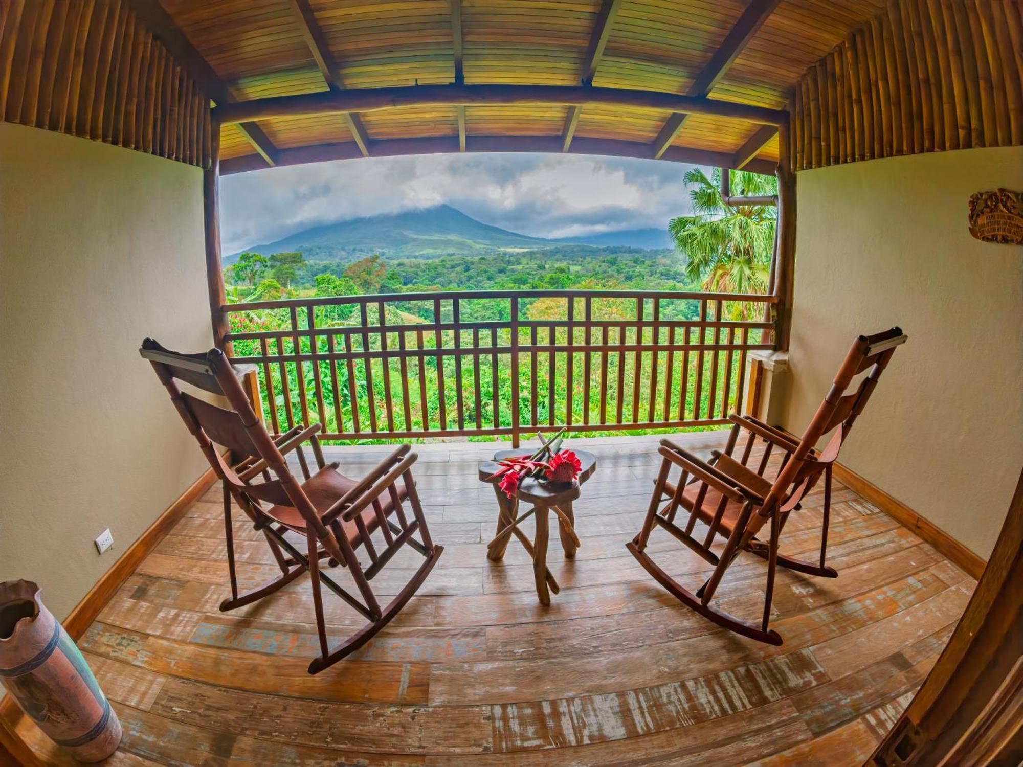 Lost Iguana Resort And Spa La Fortuna الغرفة الصورة